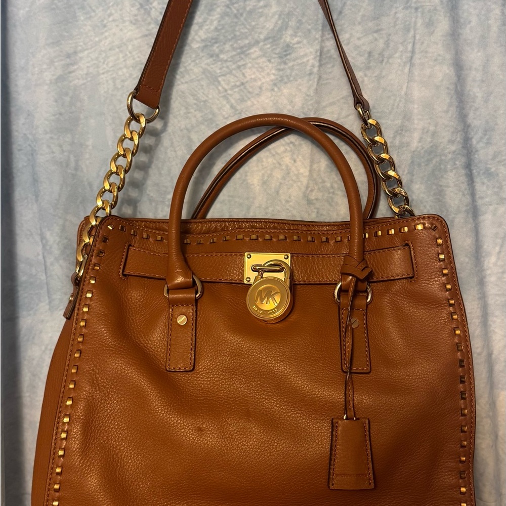 MICHAEL Michael Kors Brown Shoulder Bag with Gold Details